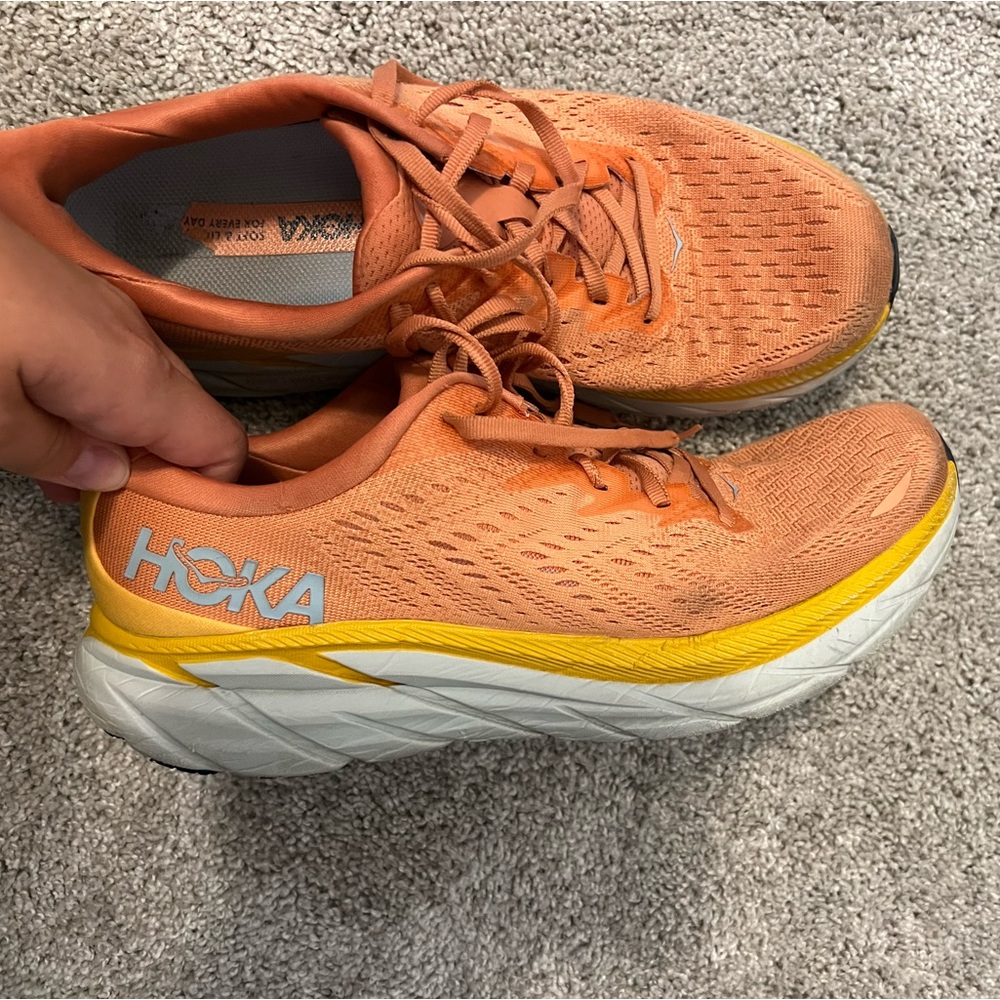 Hoka Clifton 8’s